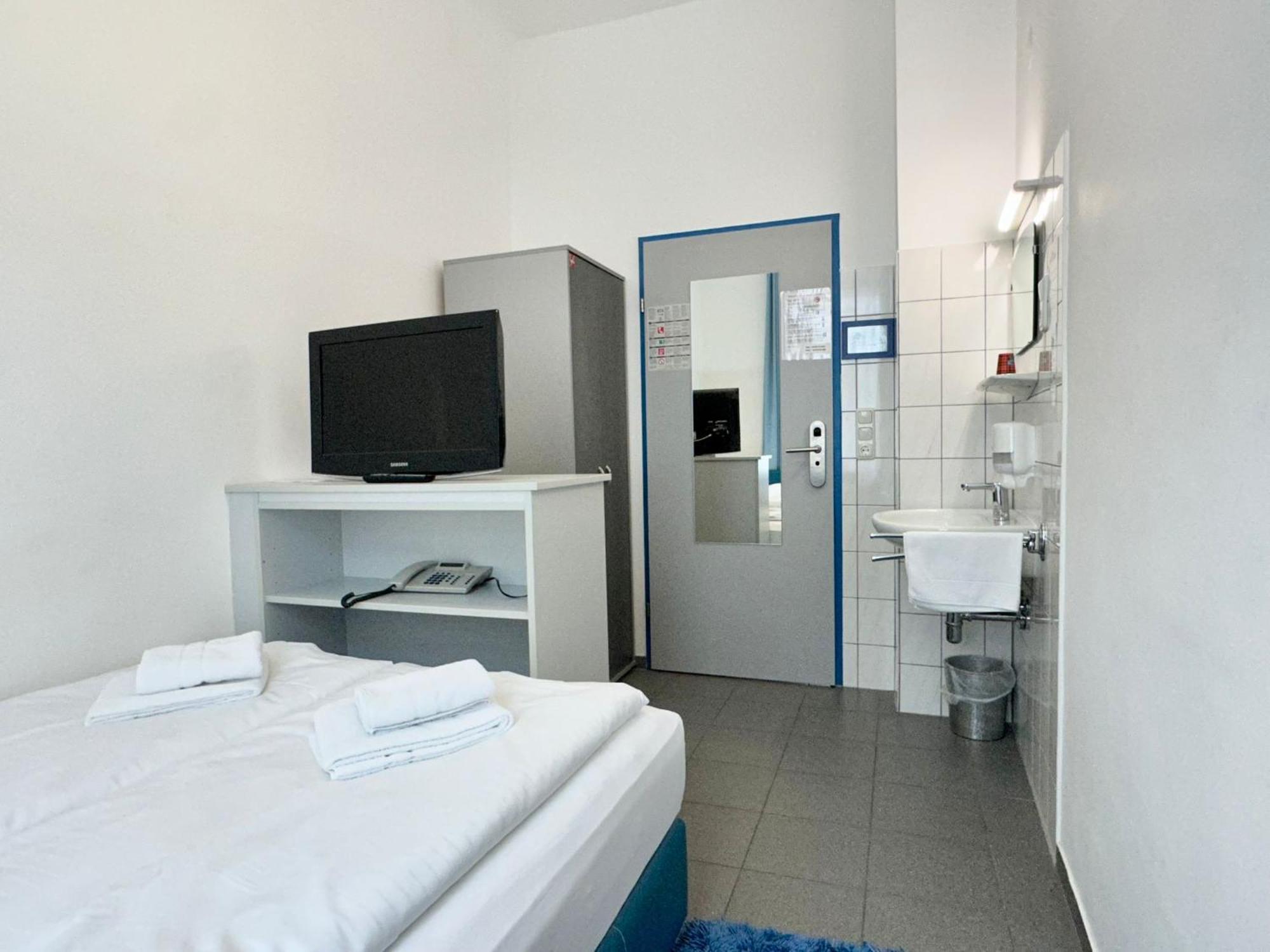 Very Central, 5 Min To Center, Self Check In 2* Vienna