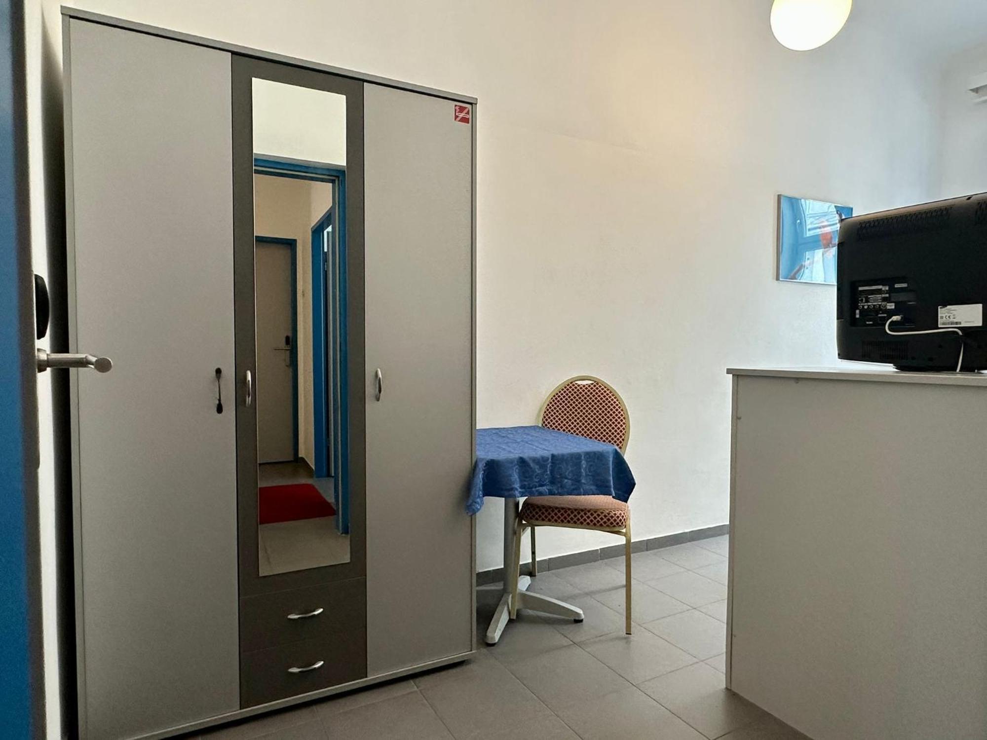 Hotel Very Central, 5 Min To Center, Self Check In Vienna