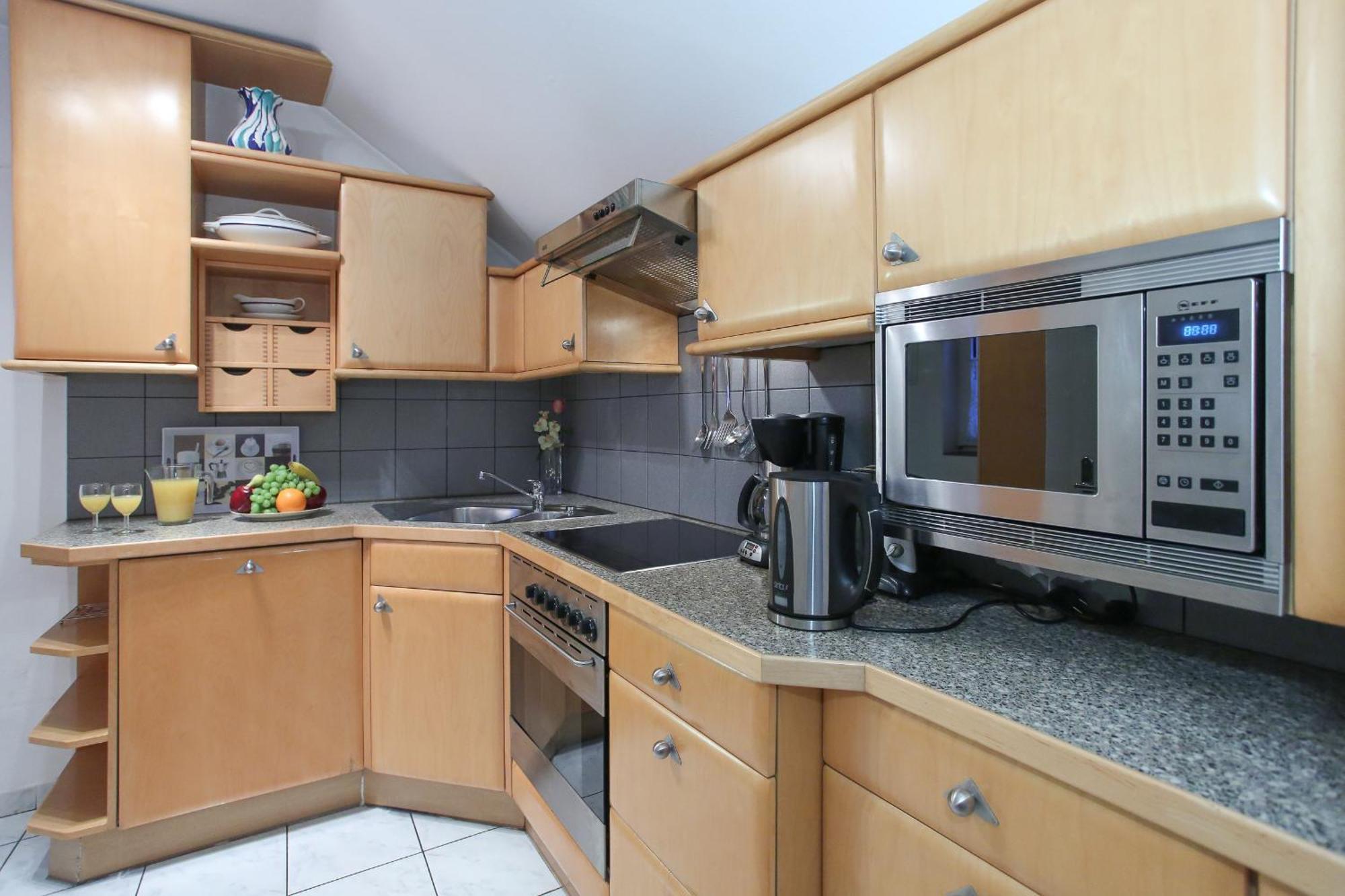 Classic Apartment I Close To Main Station I 10 Minutes To Belvedere Apartment *