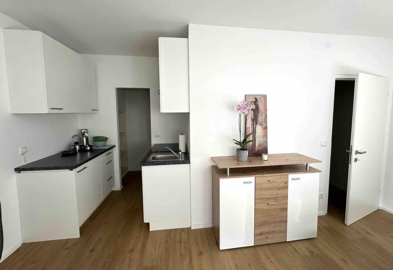 Urban Apartment *