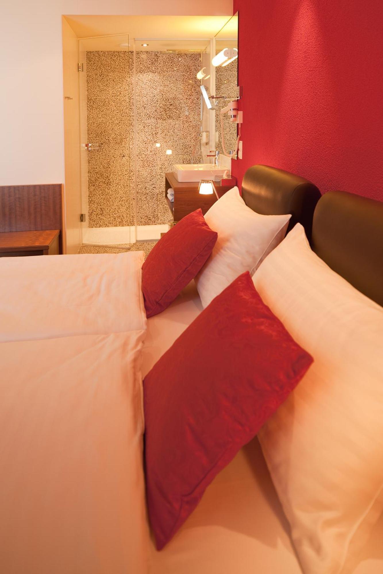 Strandhotel Alte Donau 4* Vienna