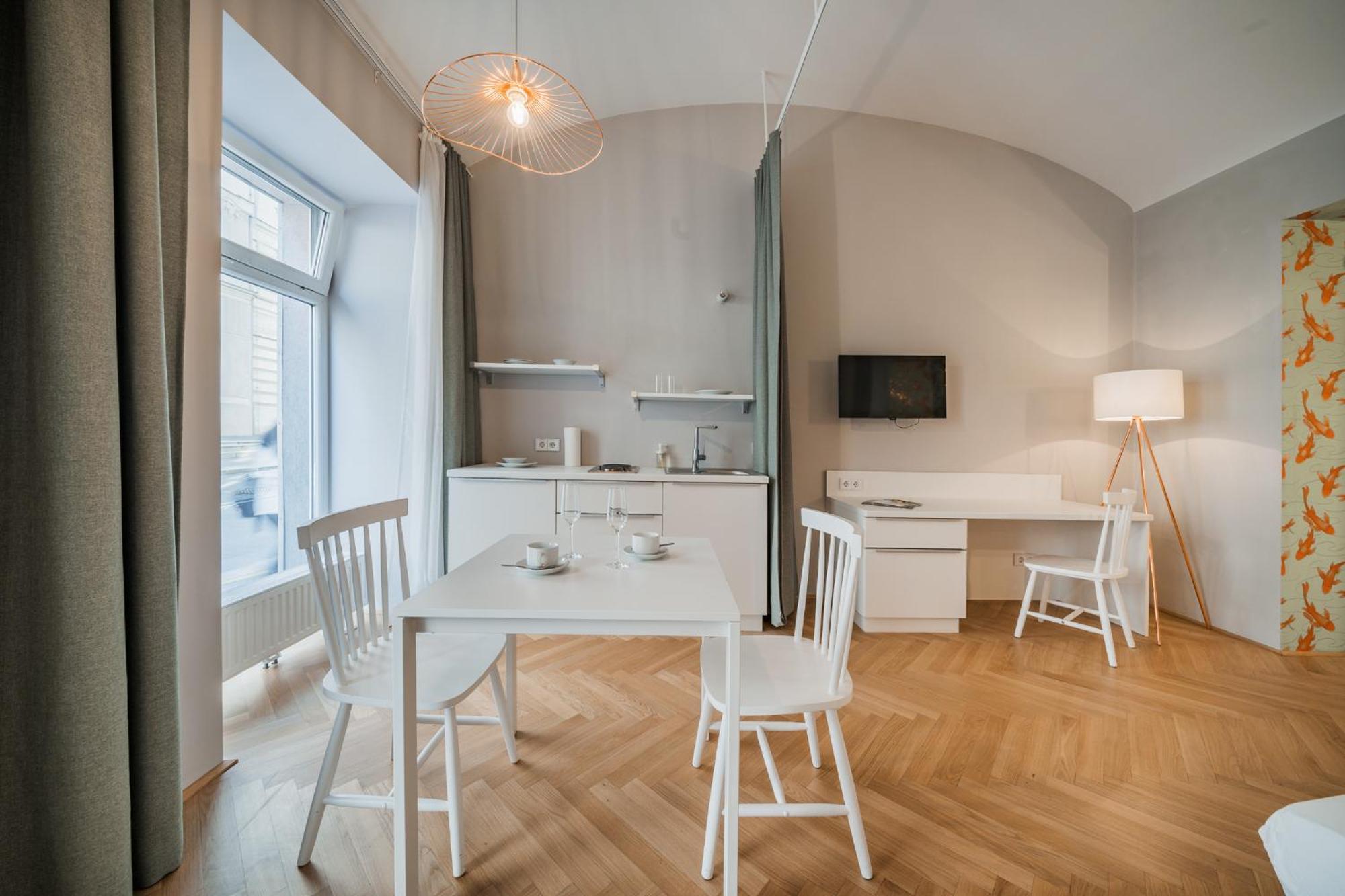 Easy Flat Living *