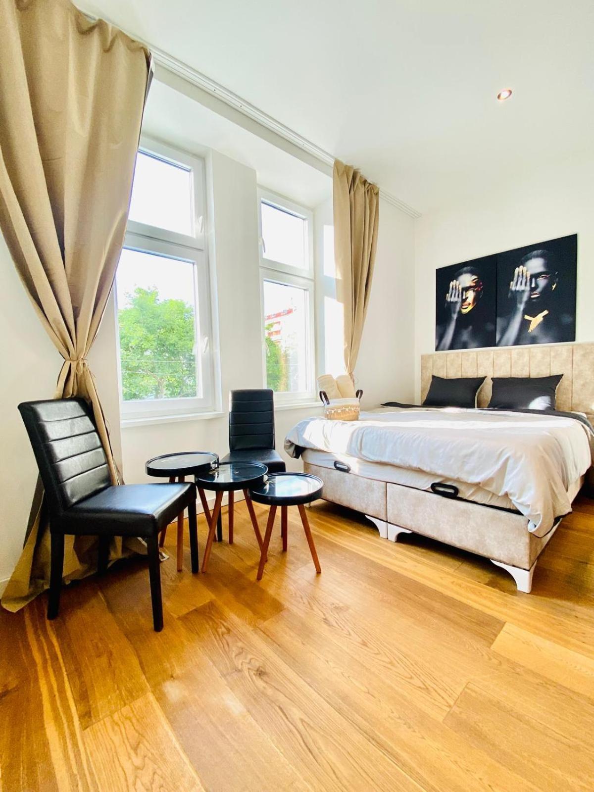 Elegant 2br With Balcony Near Millennium