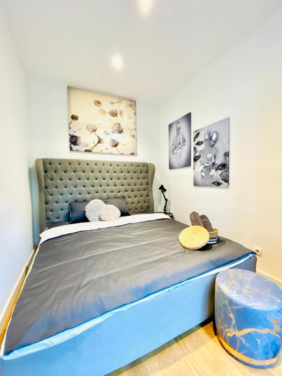 Elegant 2br With Balcony Near Millennium Apartment *