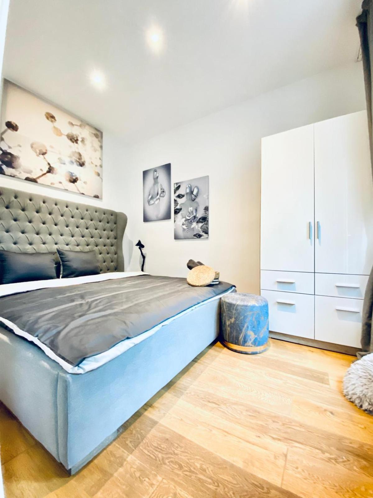 Apartment Elegant 2br With Balcony Near Millennium *