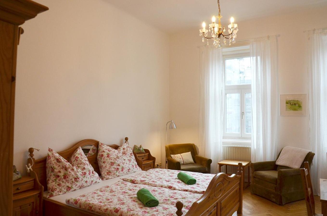 1090 Apartment