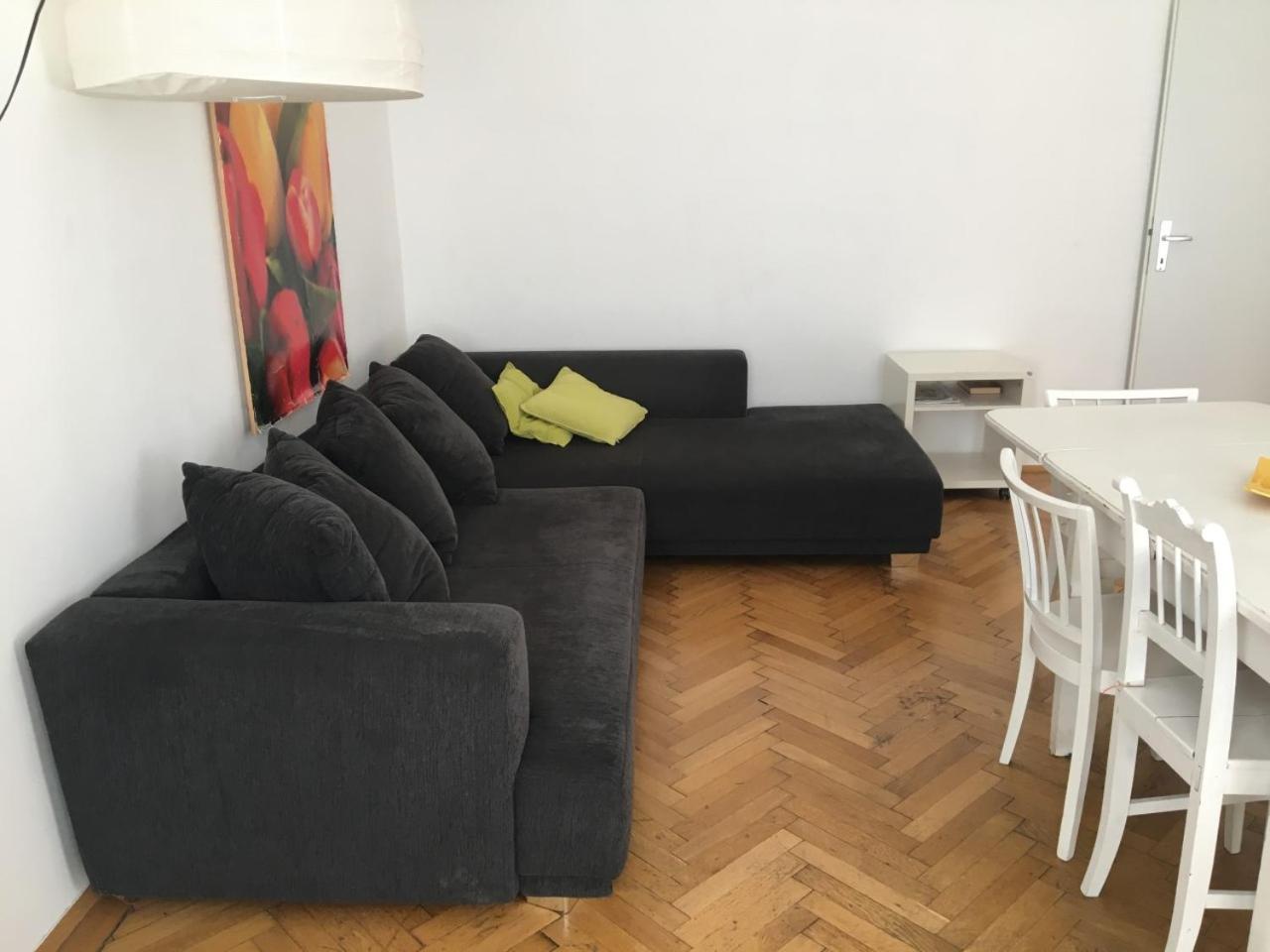 1090 Apartment