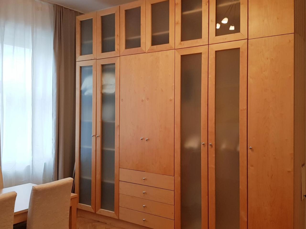 1090 Apartment