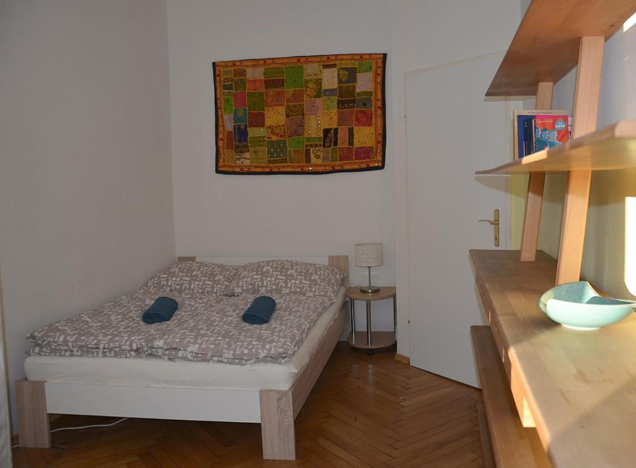 Apartment 1090 *