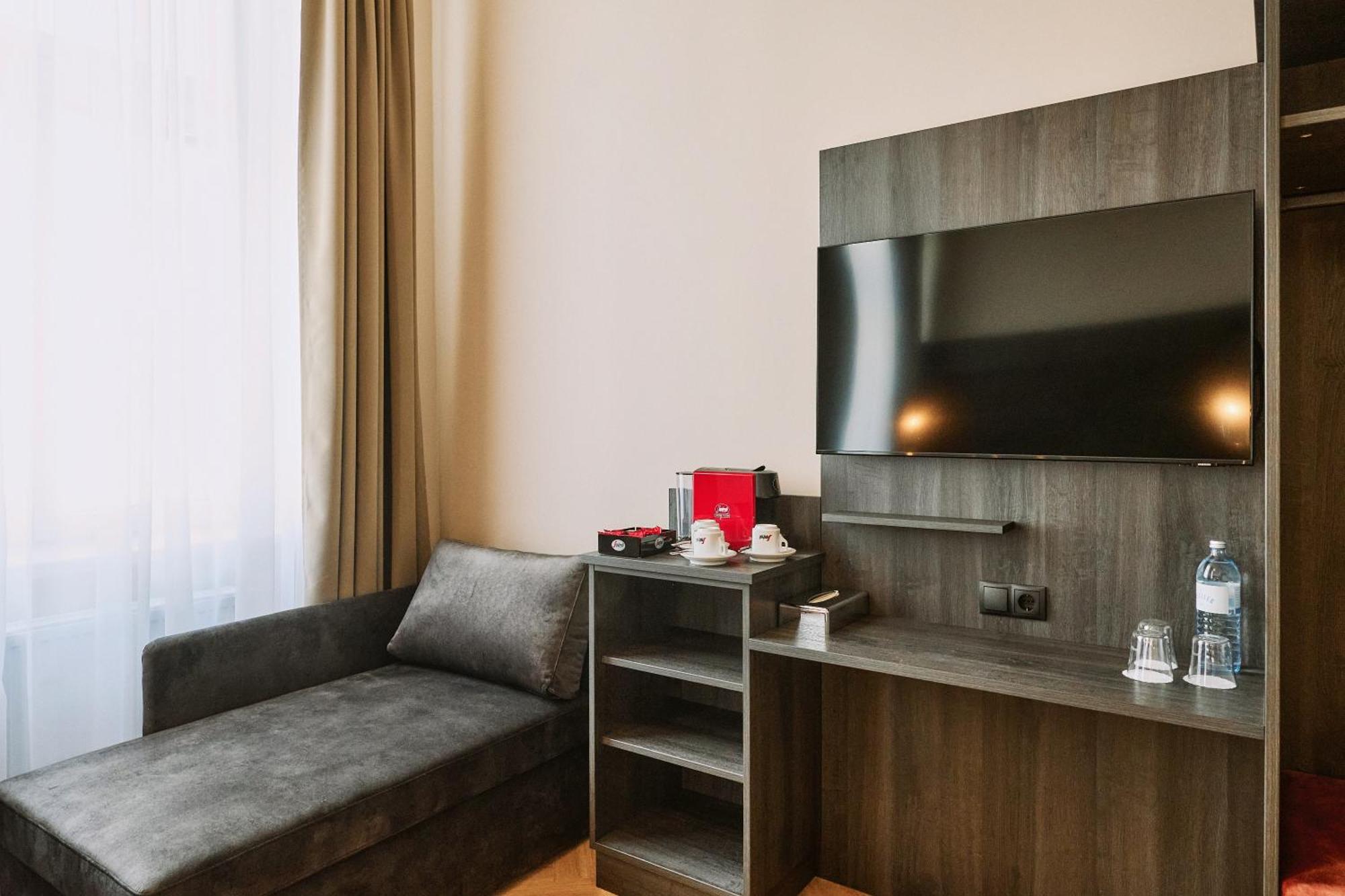 Urban Rathaus - Self Check-in Hotel