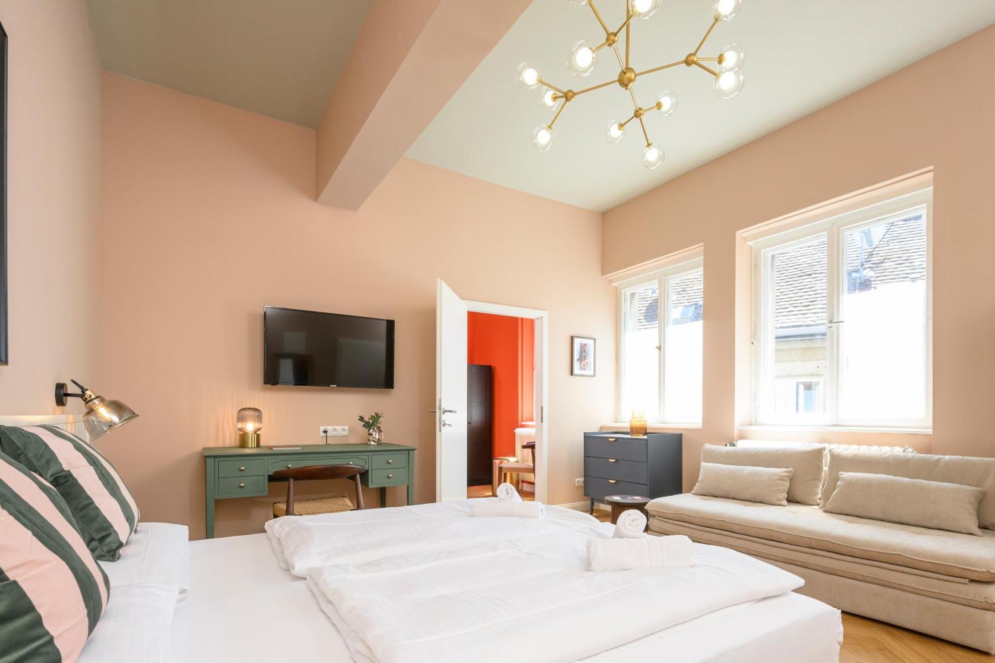 Apartment Palais Palffy Suits *