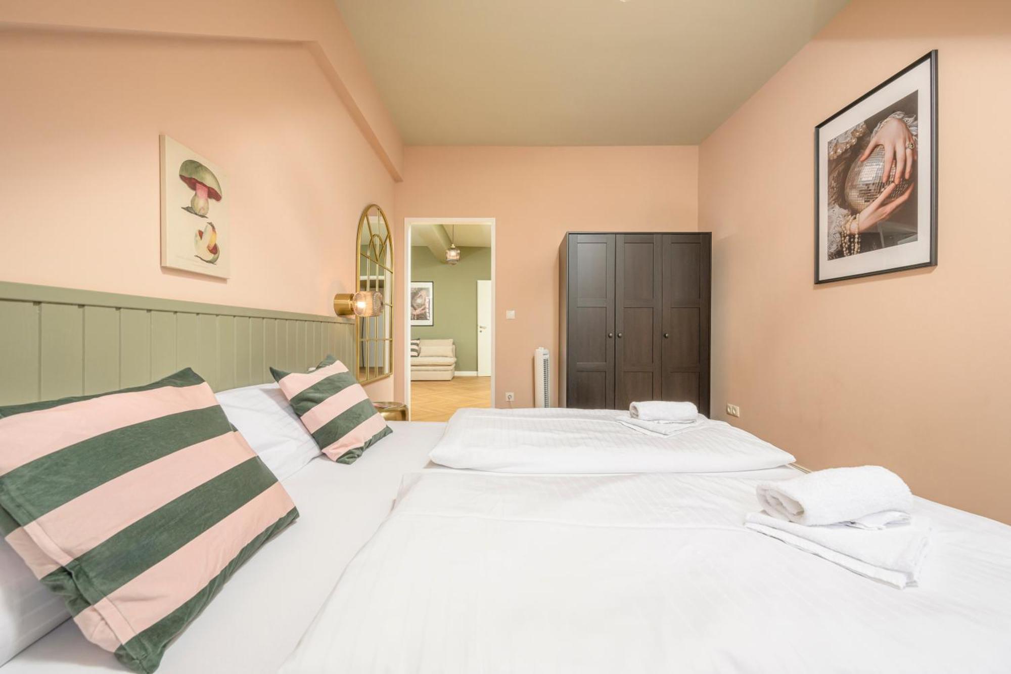 Palais Palffy Suits Apartment *