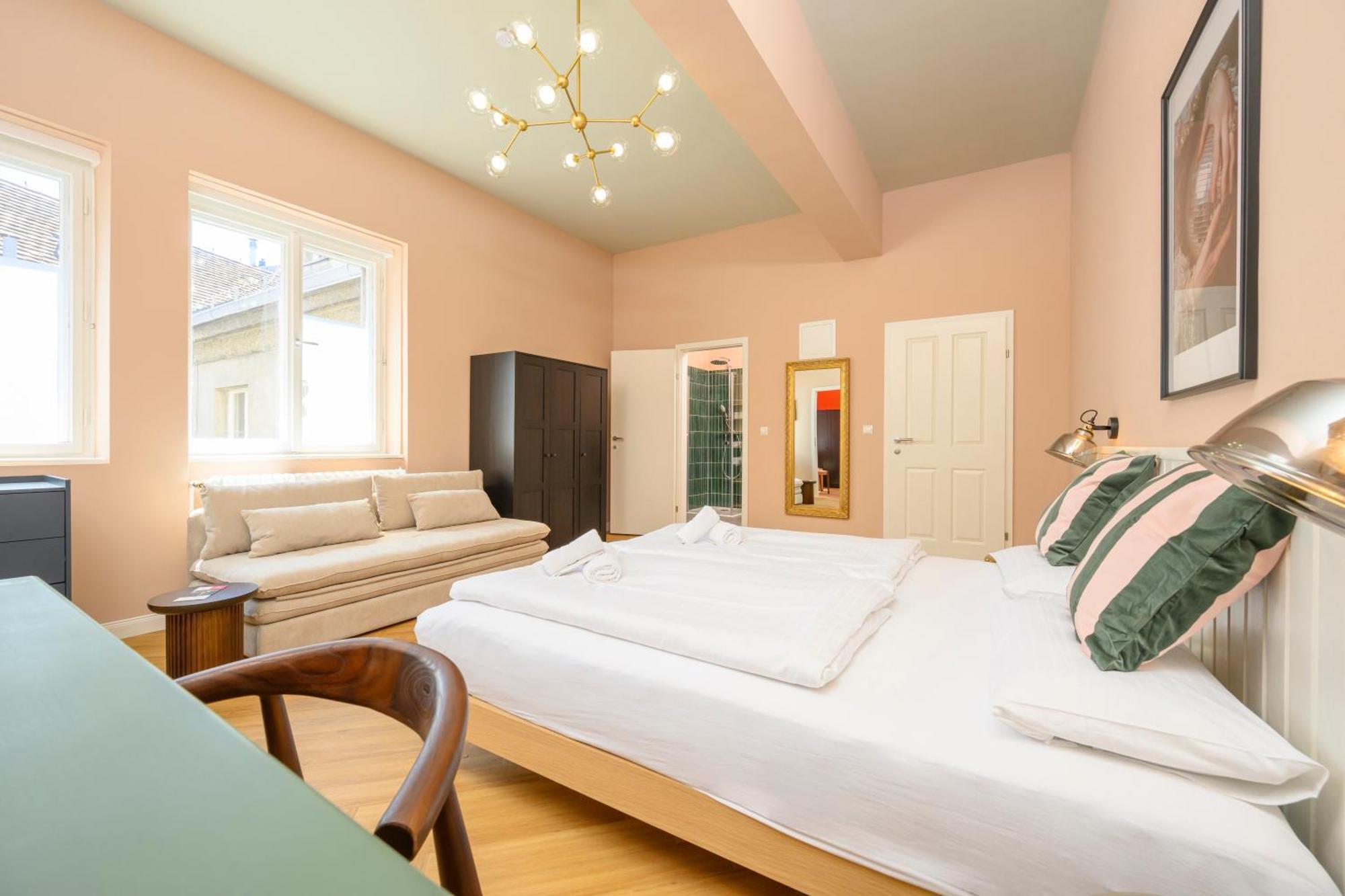 Palais Palffy Suits Apartment