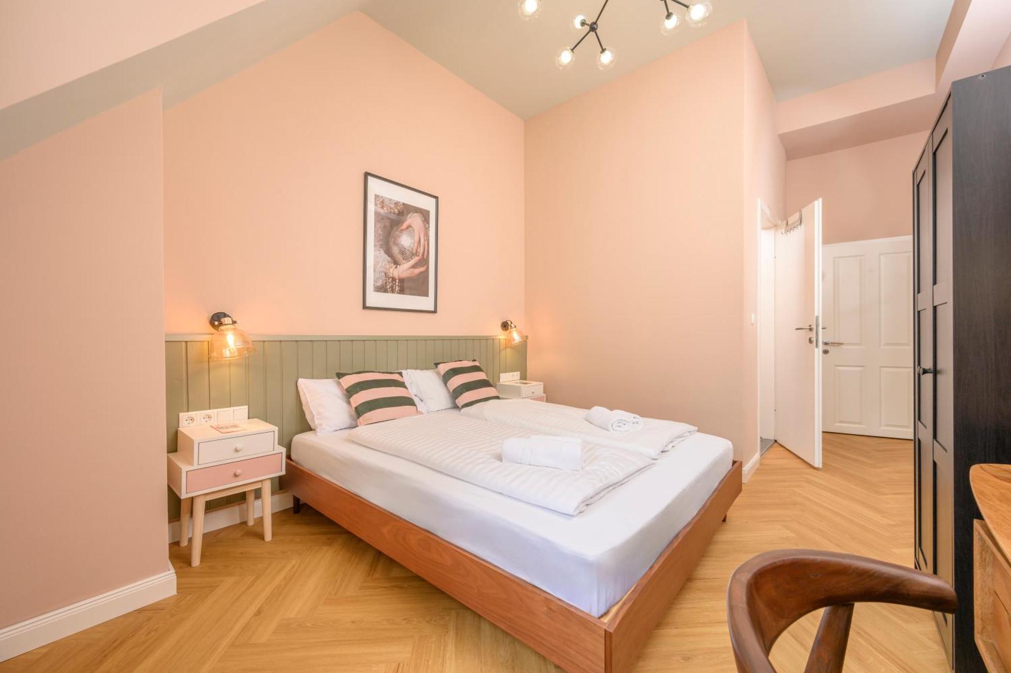 Apartment Palais Palffy Suits *