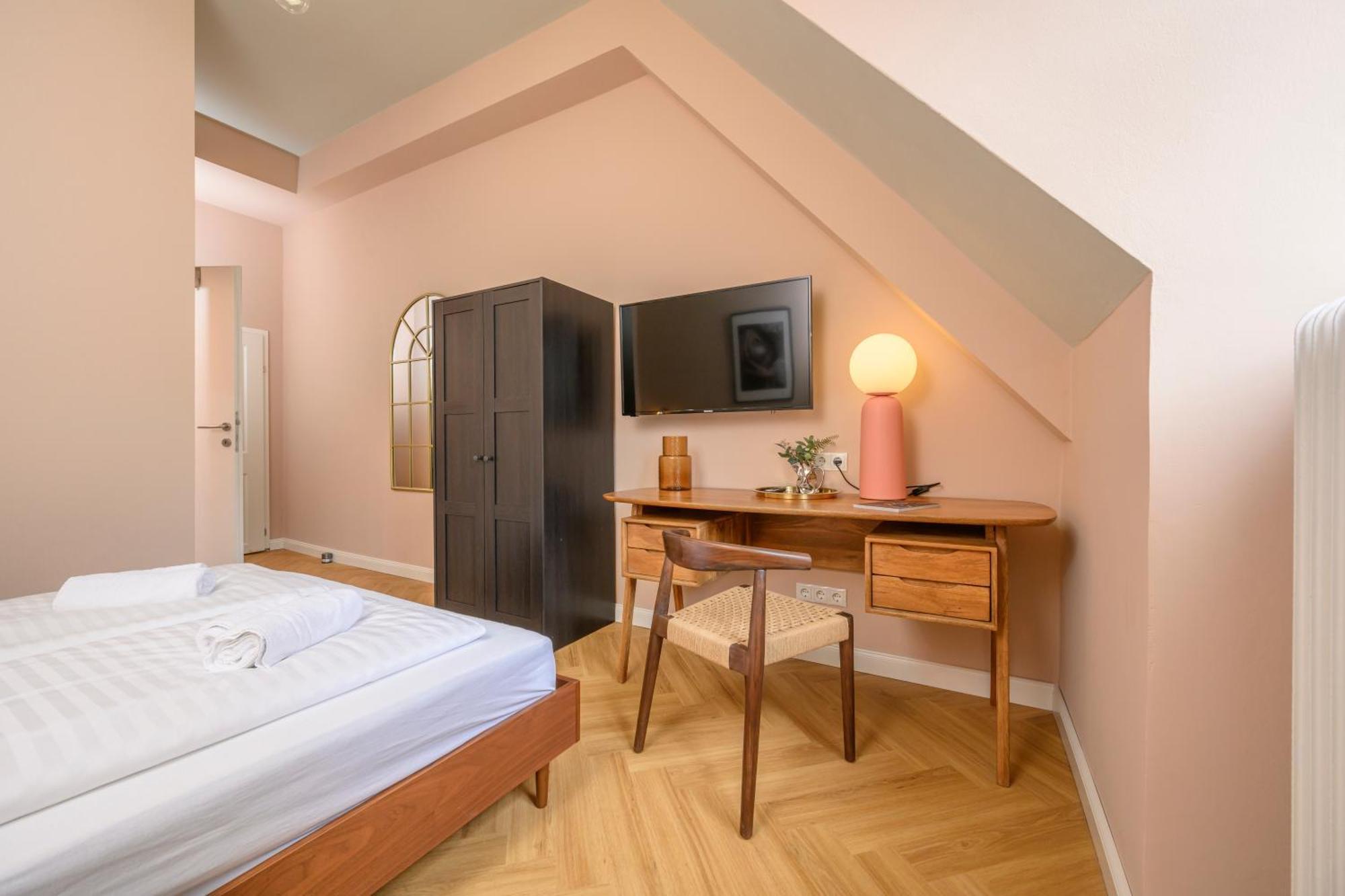 Apartment Palais Palffy Suits *