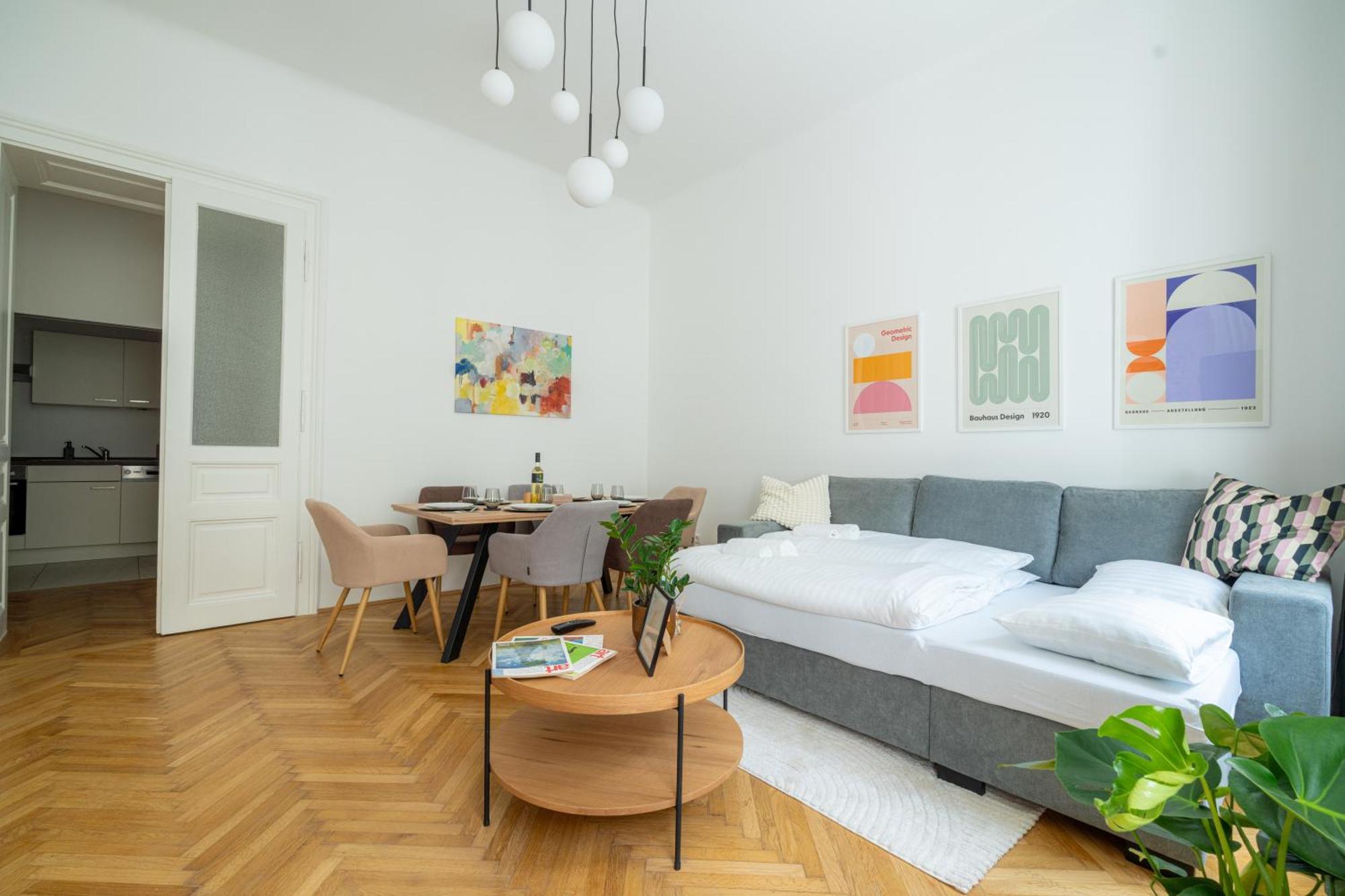 4ty3 - Franz Josef Is Calling * Wien
