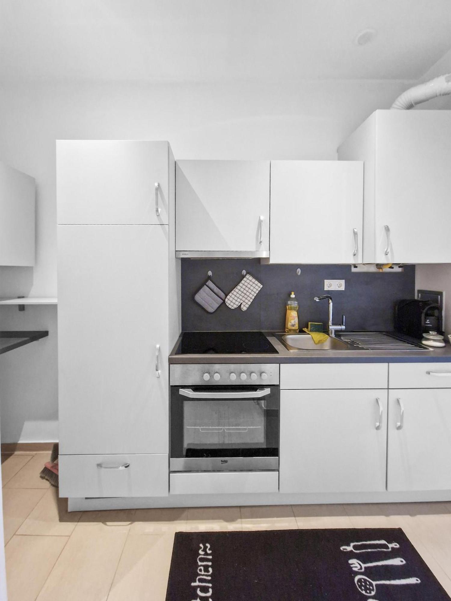 Central Charm Apartment *
