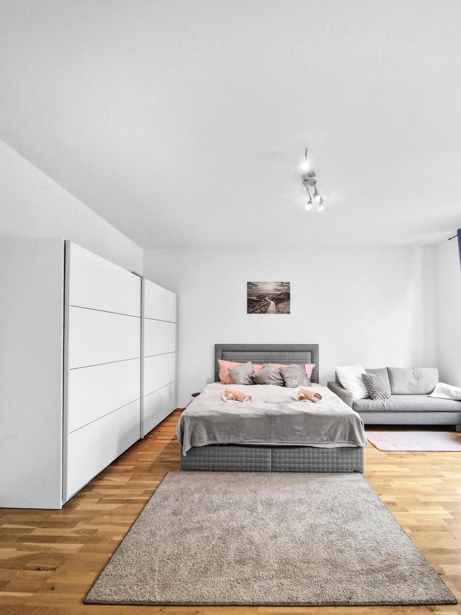 Apartment Central Charm