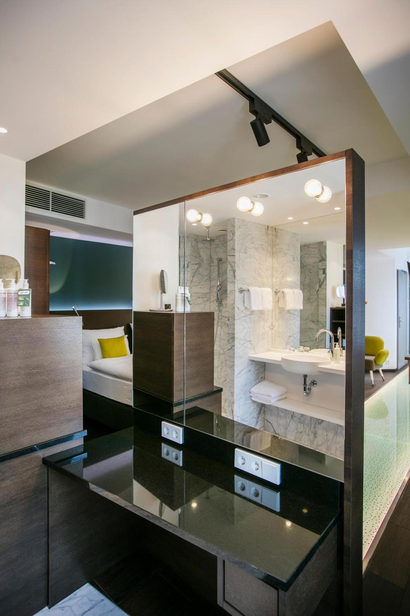 Arcotel Donauzentrum 4* Wien