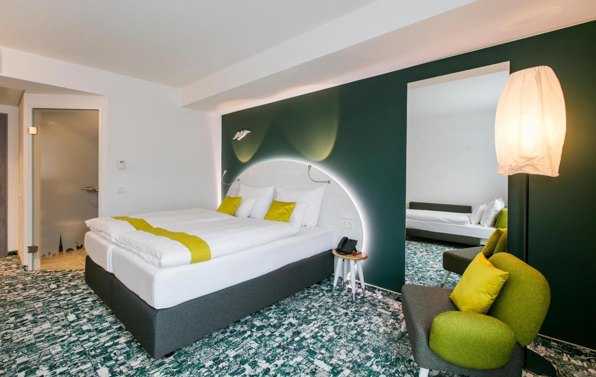 Arcotel Donauzentrum Hotel 4*