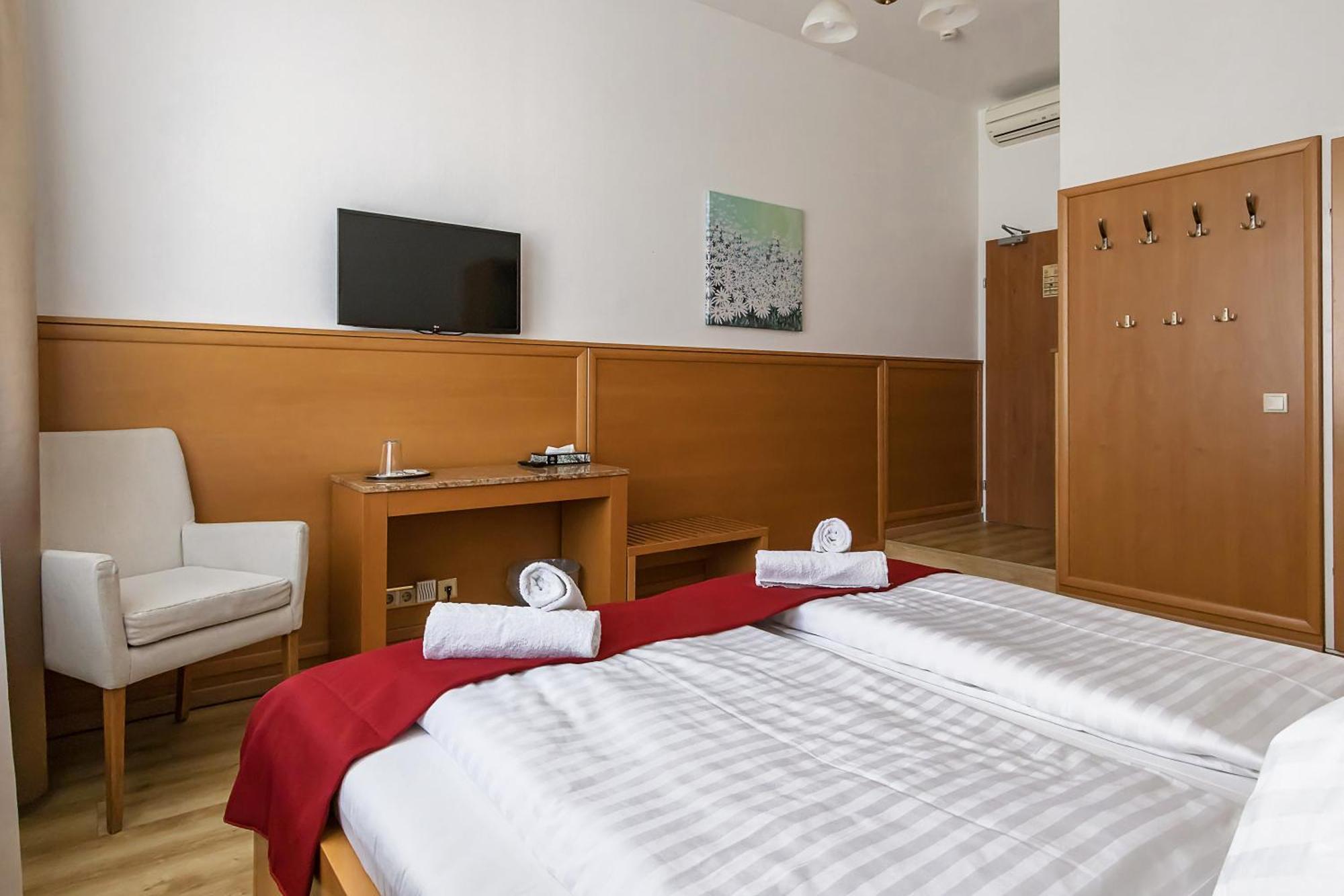Corvinus - Newly Renovated 4*