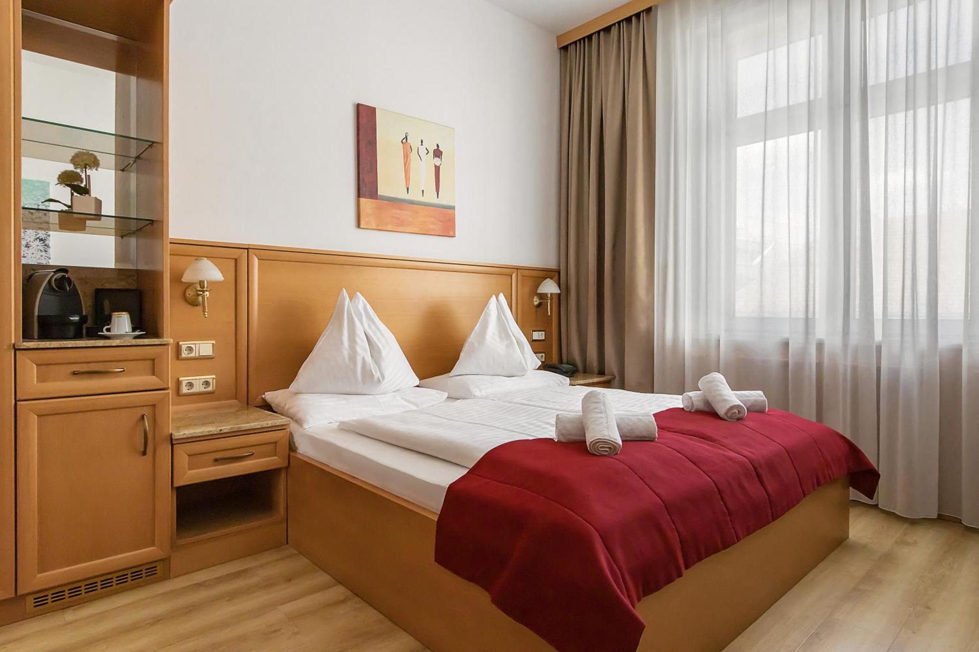 Corvinus - Newly Renovated Hotel 4*