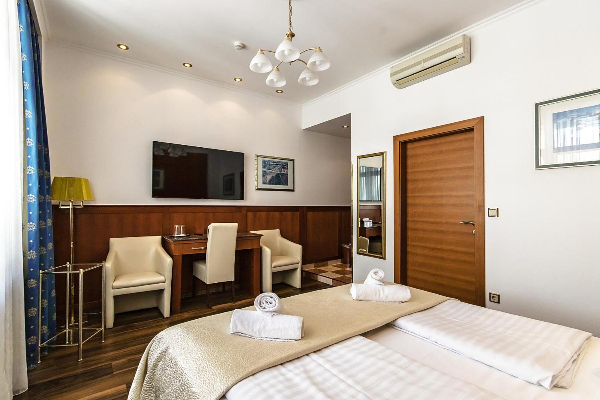 Corvinus - Newly Renovated Hotel Viena