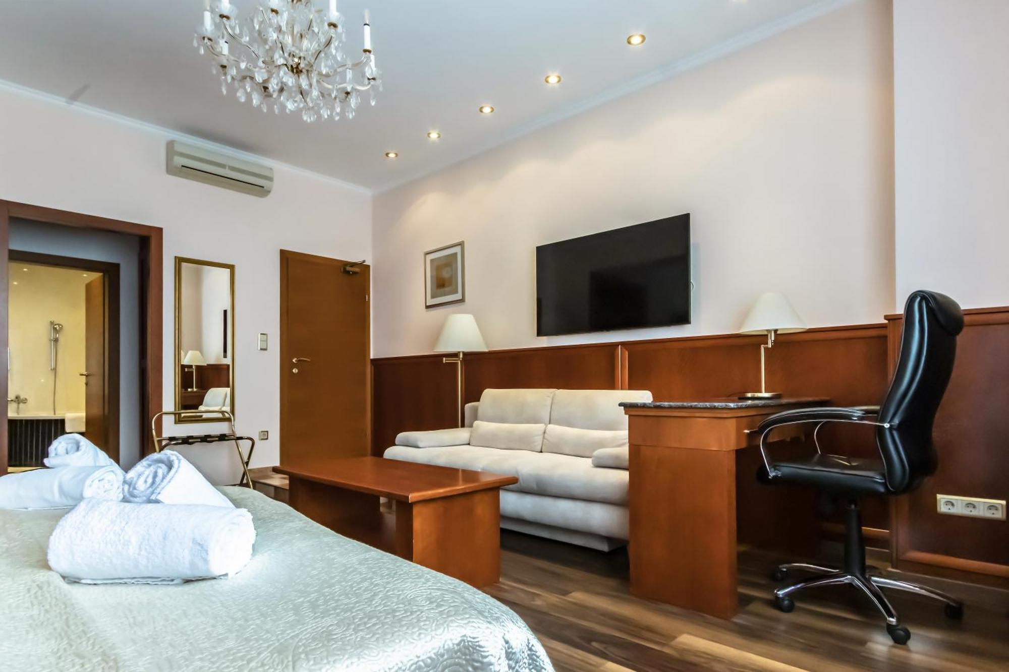 Corvinus - Newly Renovated Hotel 4*
