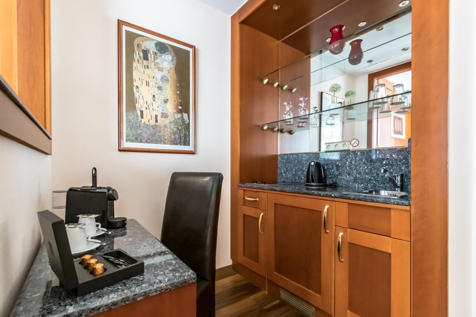 Corvinus - Newly Renovated 4* Viena