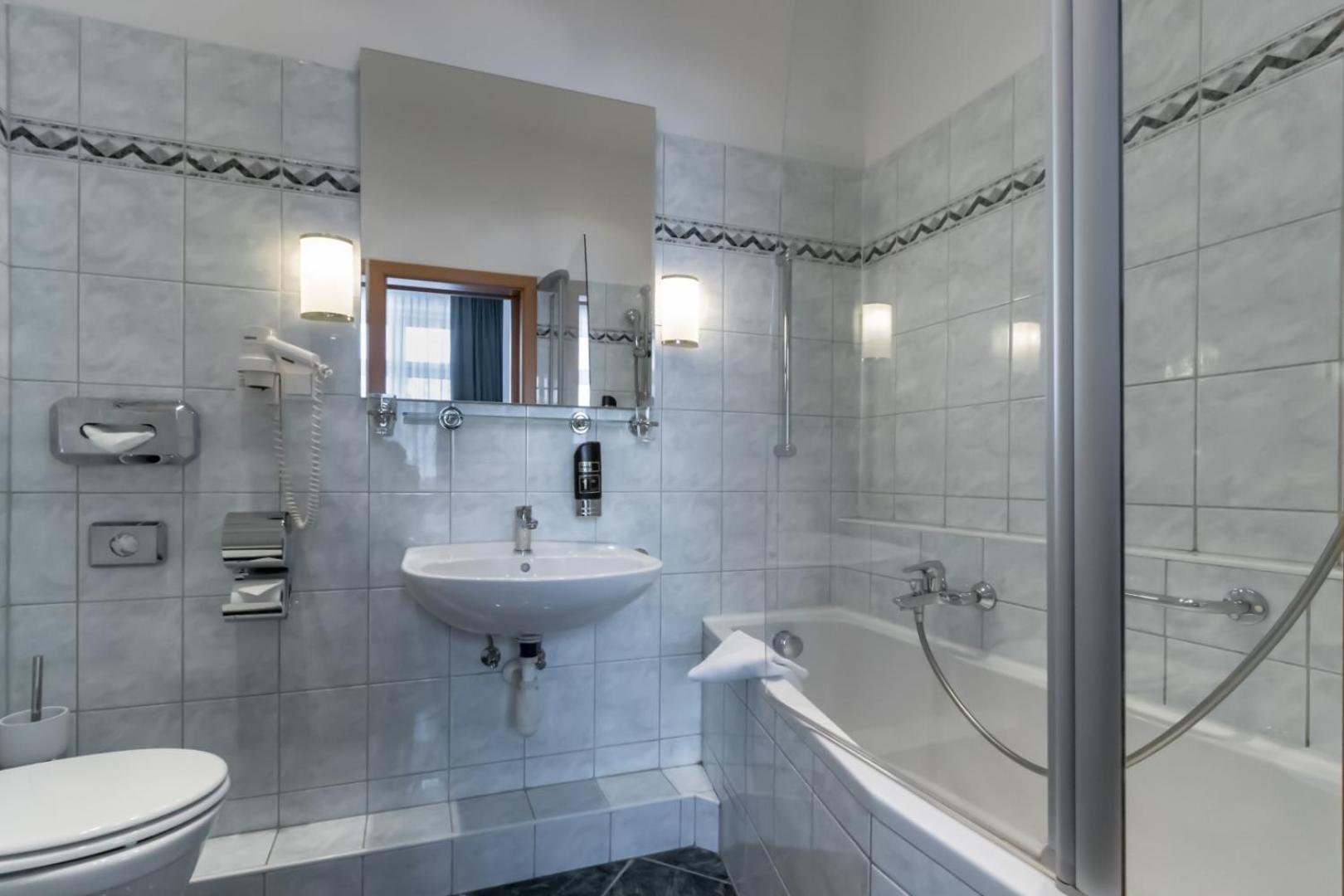 Corvinus - Newly Renovated 4* Viena