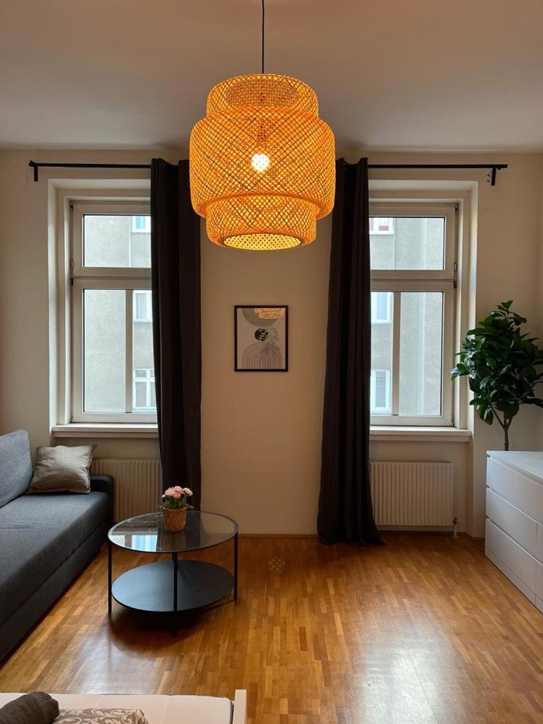 90 M2 Stylish