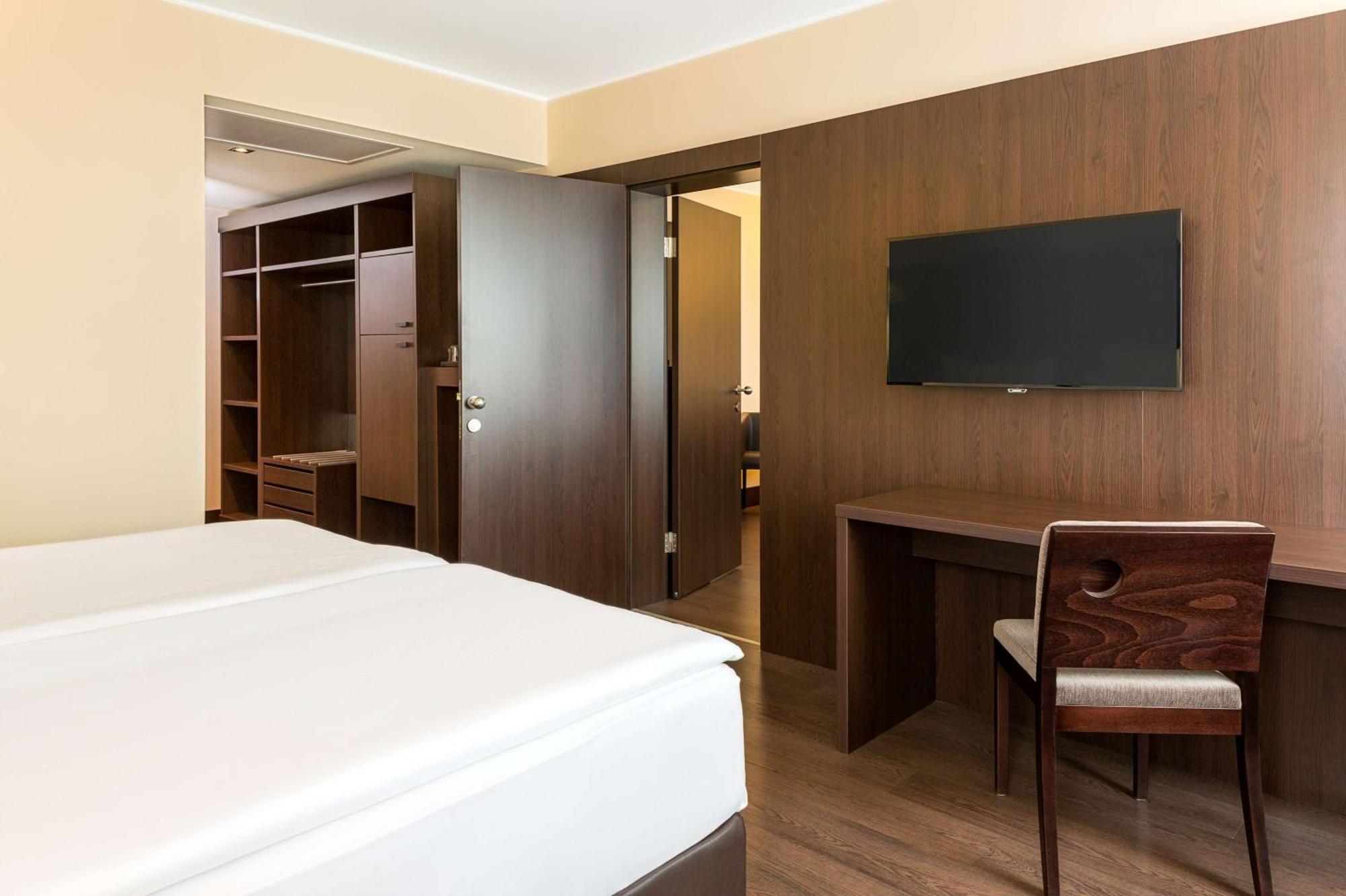 Nh Danube 4*