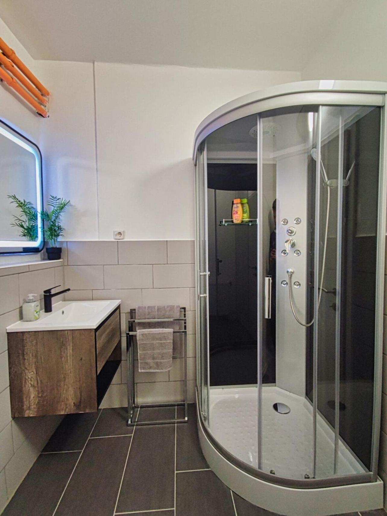 Apartment Charmante Nahe Wiener Stadthalle *