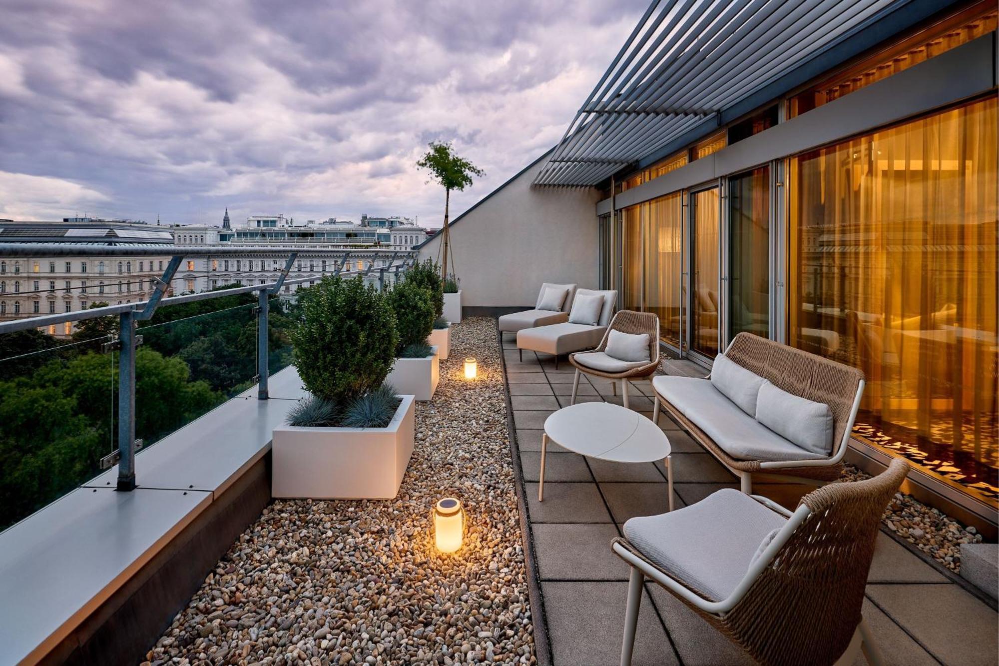 Le Meridien Hotel