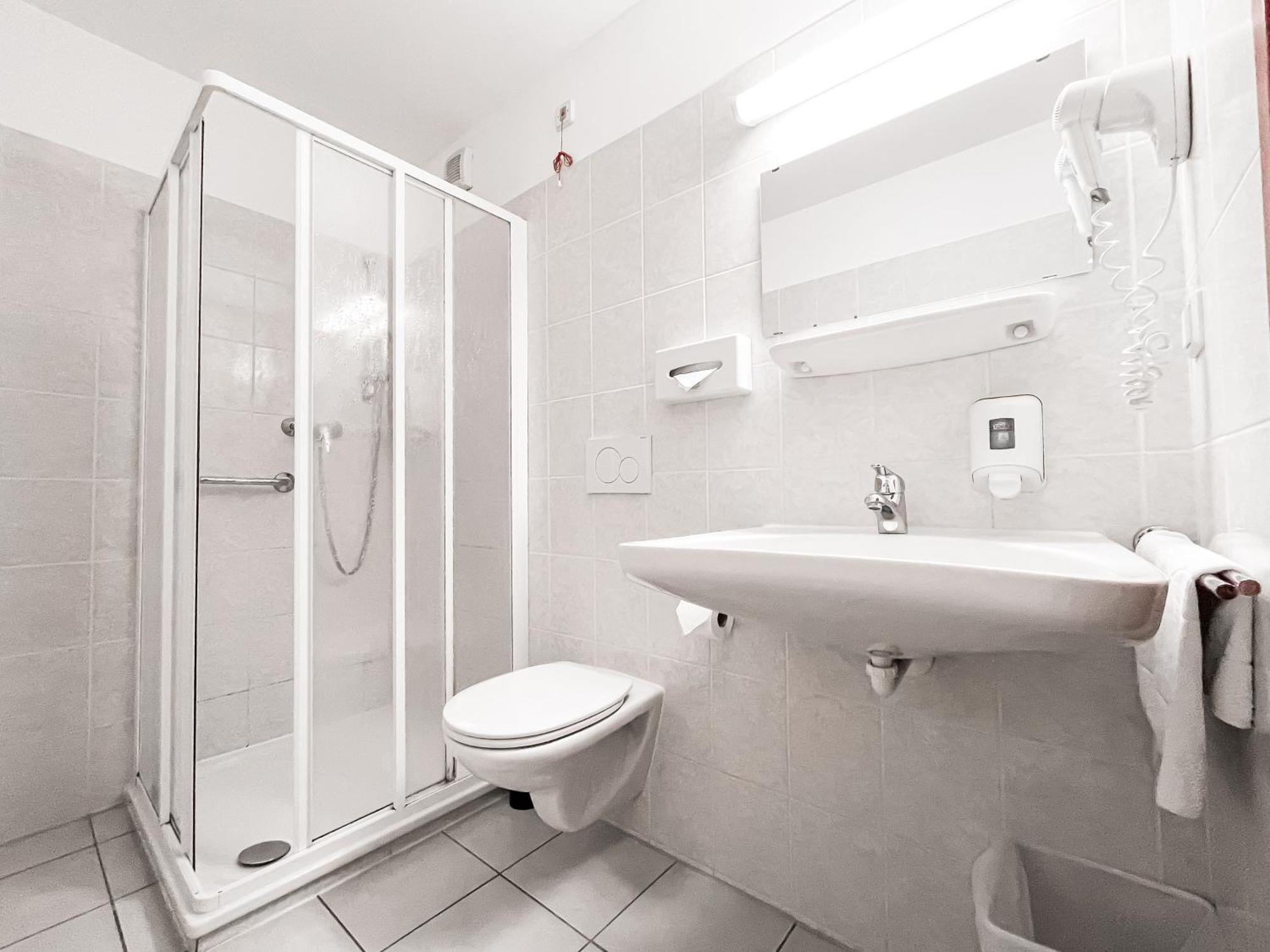 Hotel Lenas Donau 3*