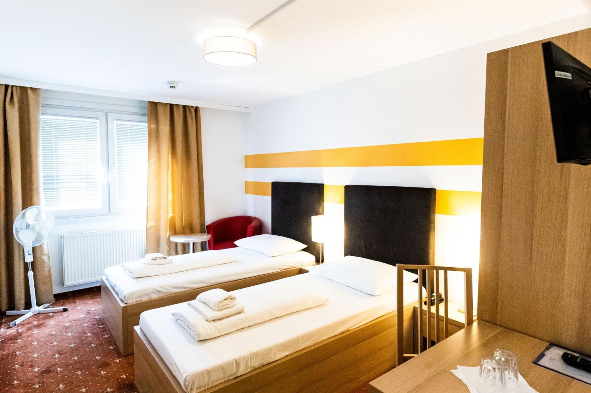 Lenas Donau Hotel 3*