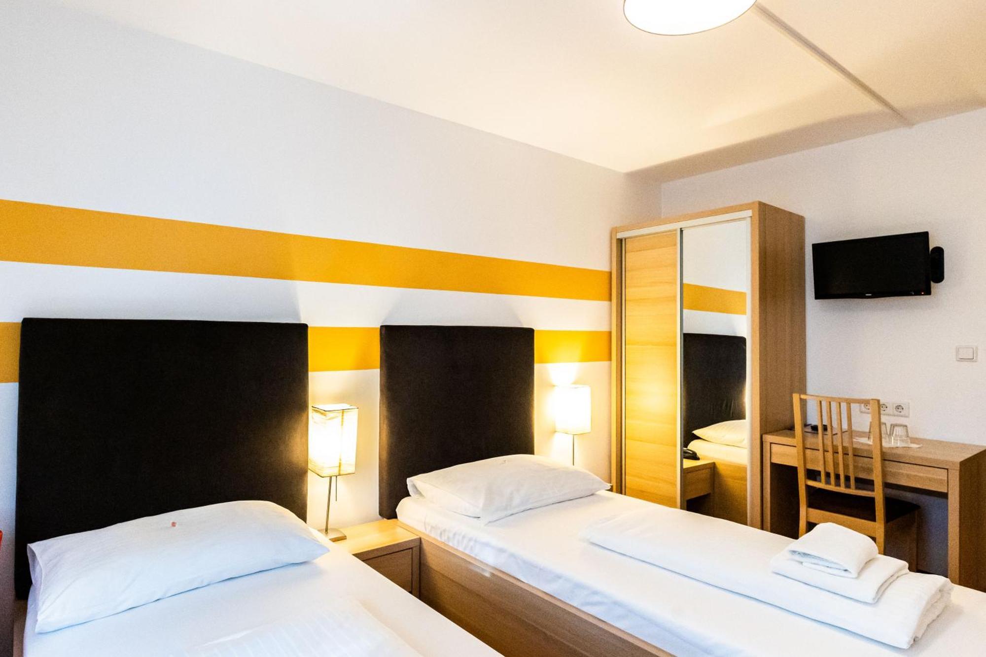 Hotel Lenas Donau 3*