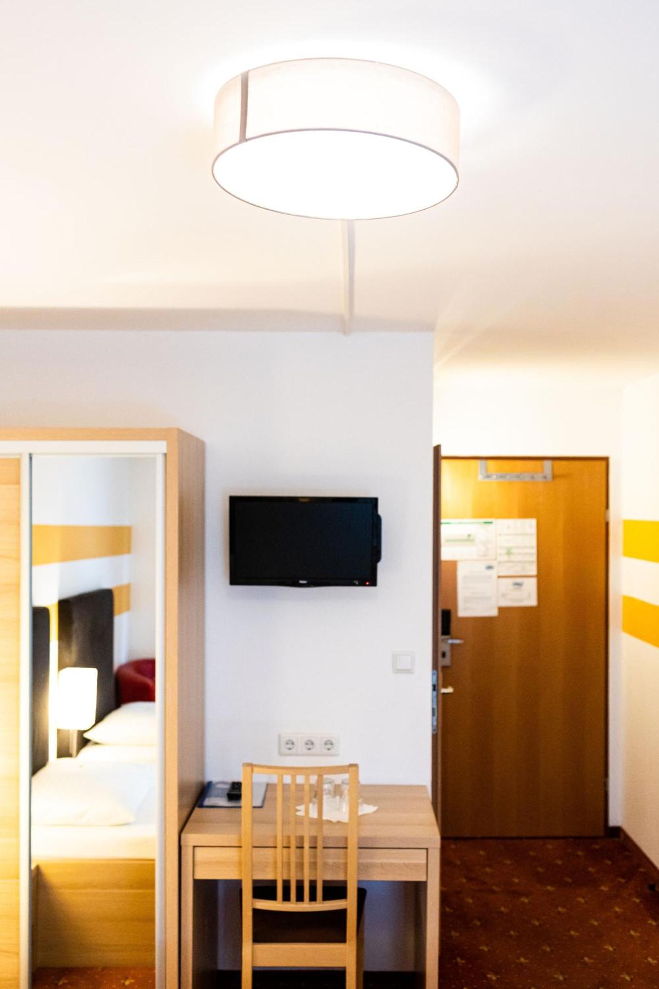 Lenas Donau Hotel Wien