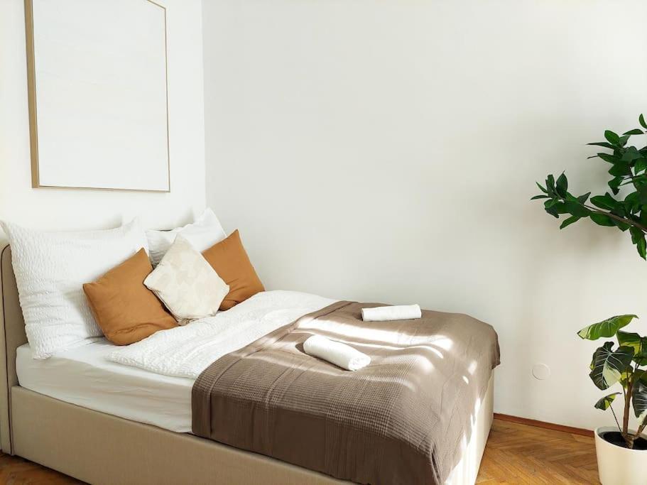 Big Garden Apartment, 10 Minutes To U4 And U6