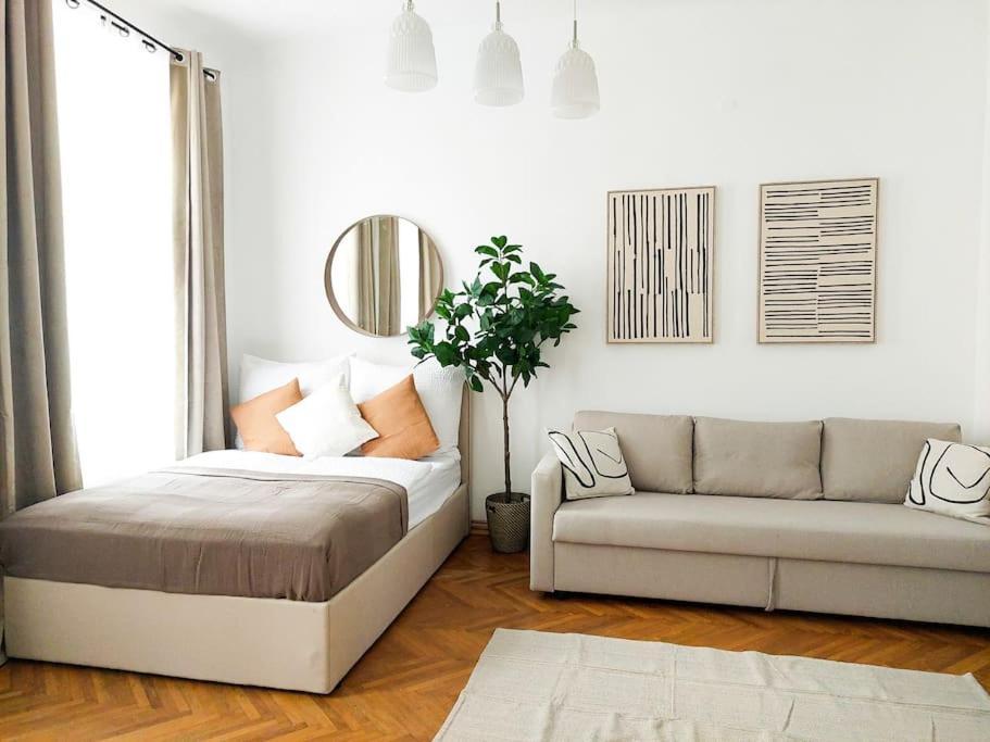 Big Garden Apartment, 10 Minutes To U4 And U6 Apartment *