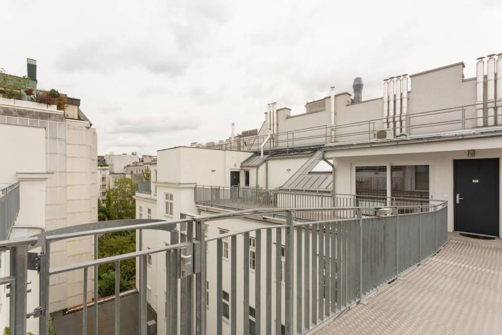 Amazing Terrace, Close To Viennas Biggest Shopping Street Vienna
