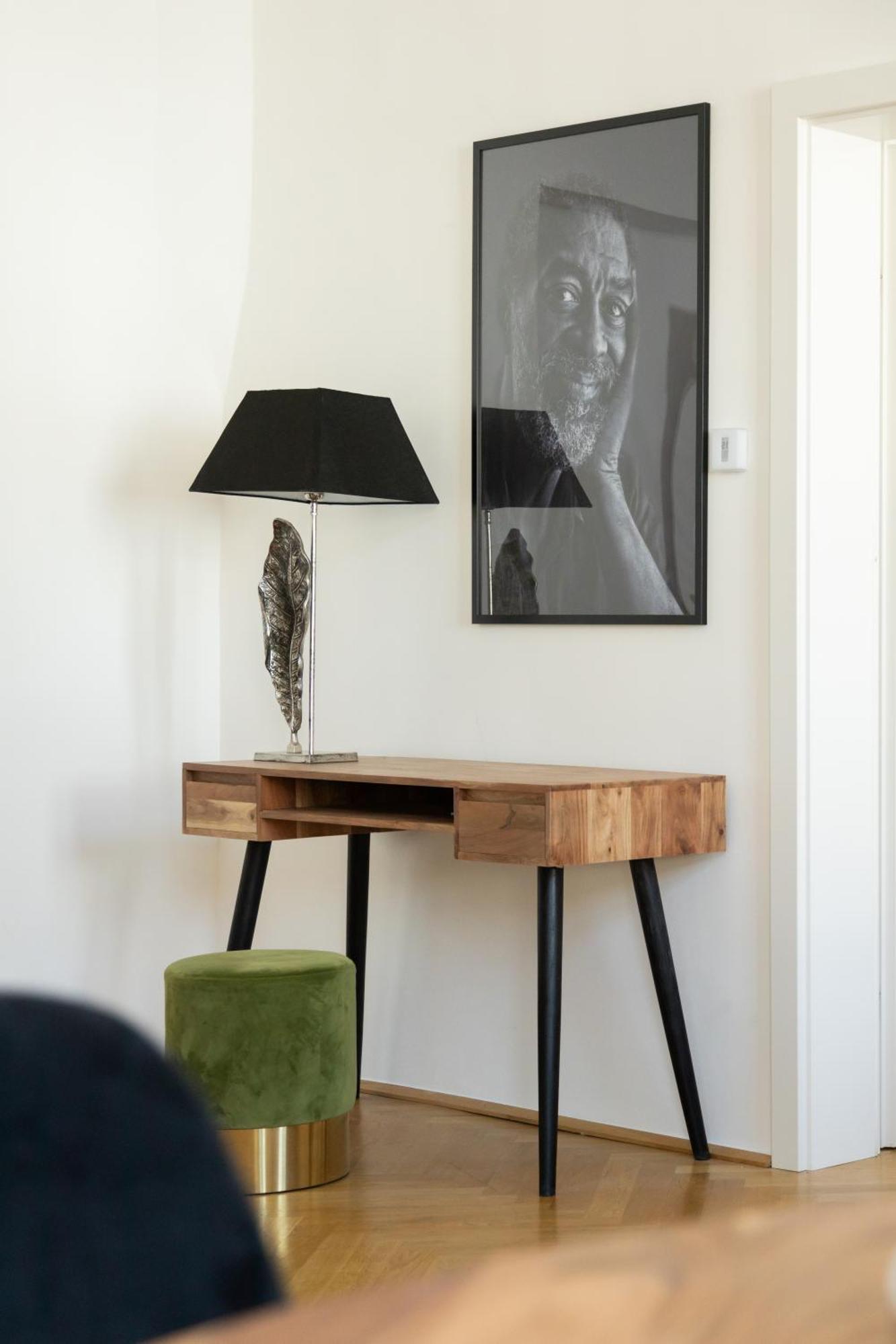 Charming Historical Near Centre Apartment *