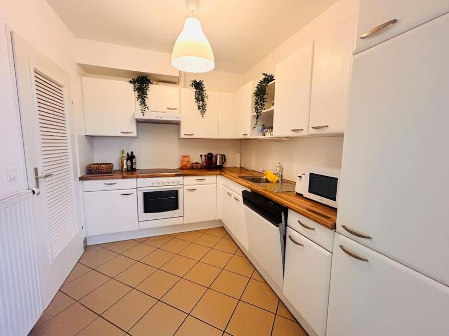 Beautiful With Balcony Apartment