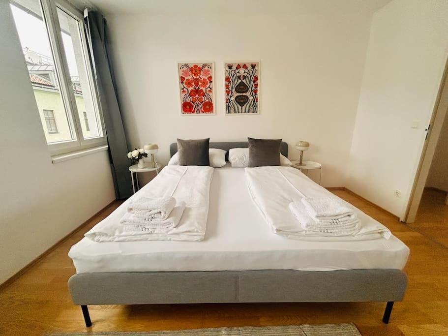 Beautiful With Balcony * Vienna