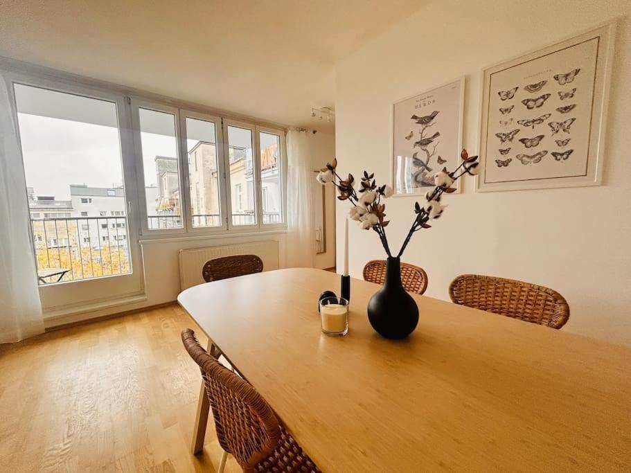 Apartment Beautiful With Balcony Vienna
