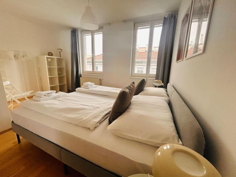 Beautiful With Balcony Apartment