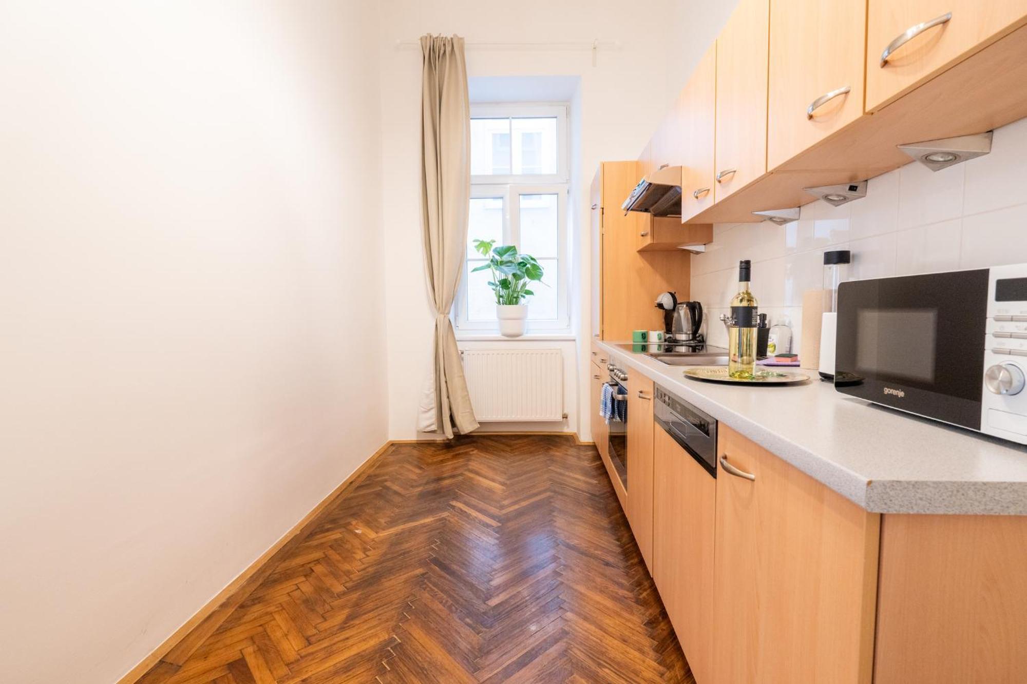 4ty3 - Franz Josef Is Calling Apartment Wien