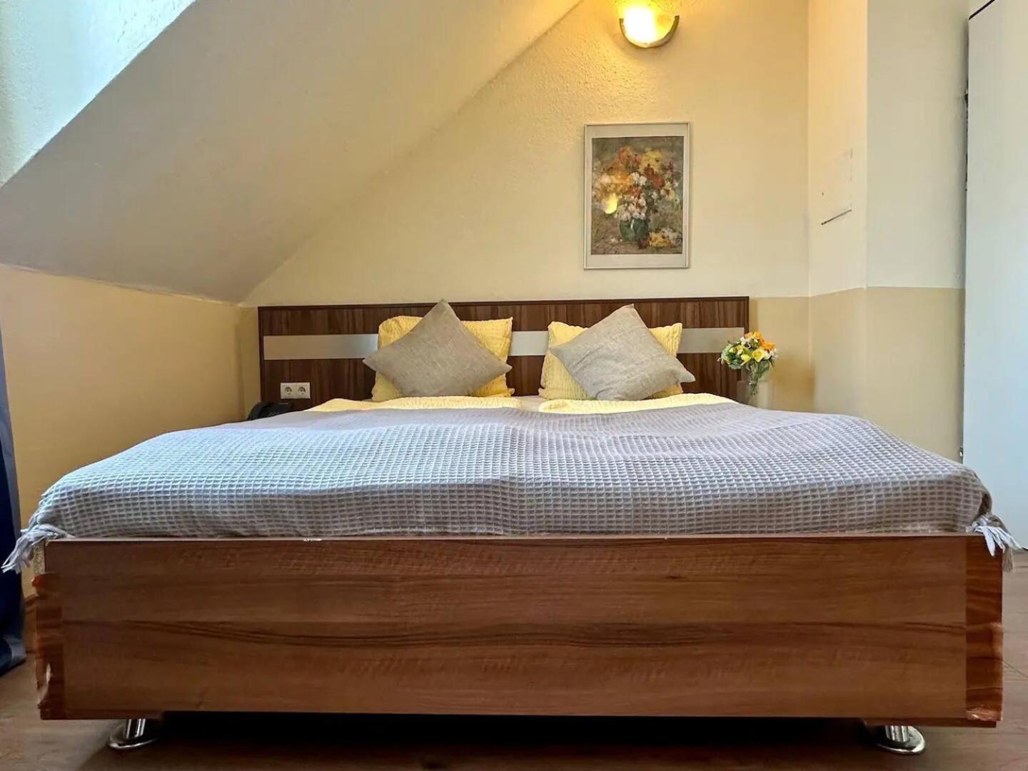Apartment Paid Parking I Calm Location I 10 Minutes To S-bahn