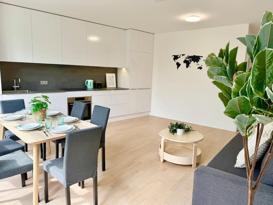 85 M2 Modern With Free Parking