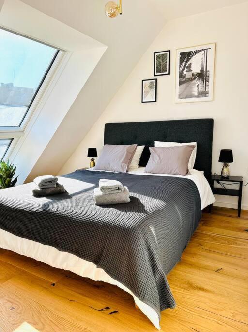 Sunny Terrace Penthouse With Ac - Self Check-in Apartment *